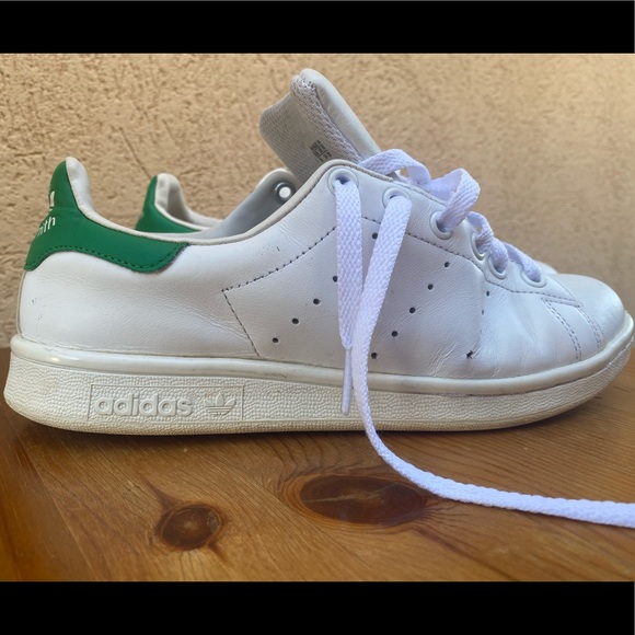 Adidas Stan Smith Shoes - Picture 5 of 8